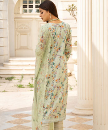 Pakistani woman wearing digital printed lawn shawlar kameez by Ayesha Styles.