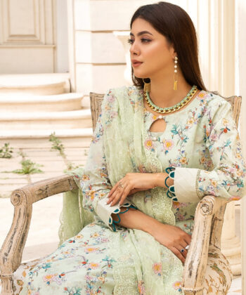 Pakistani woman wearing digital printed lawn shawlar kameez by Ayesha Styles.