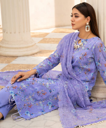 Pakistani woman wearing digital printed lawn shawlar kameez by Ayesha Styles.