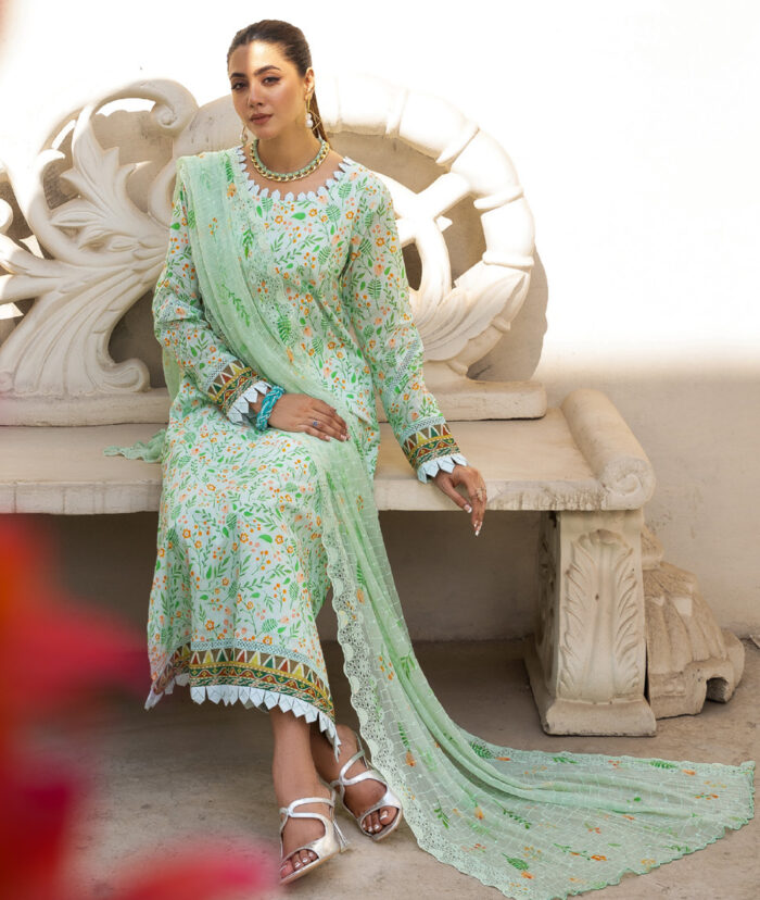 Pakistani woman wearing digital printed lawn shawlar kameez by Ayesha Styles.