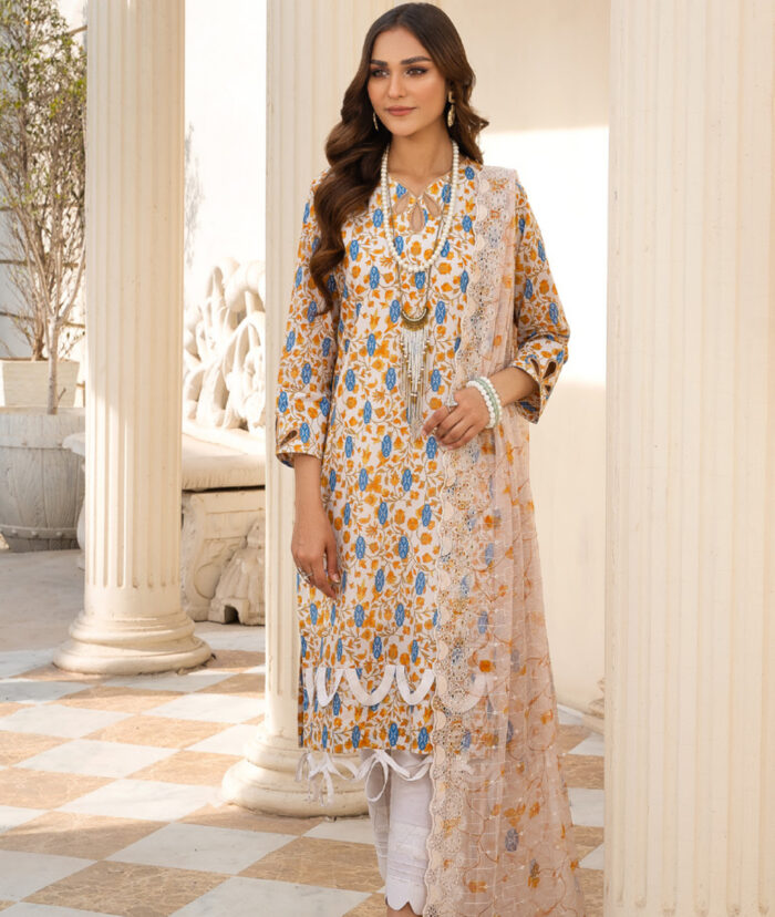 Pakistani woman wearing digital printed lawn shawlar kameez by Ayesha Styles.