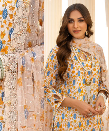 Pakistani woman wearing digital printed lawn shawlar kameez by Ayesha Styles.