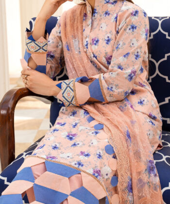 Pakistani woman wearing digital printed lawn shawlar kameez by Ayesha Styles.